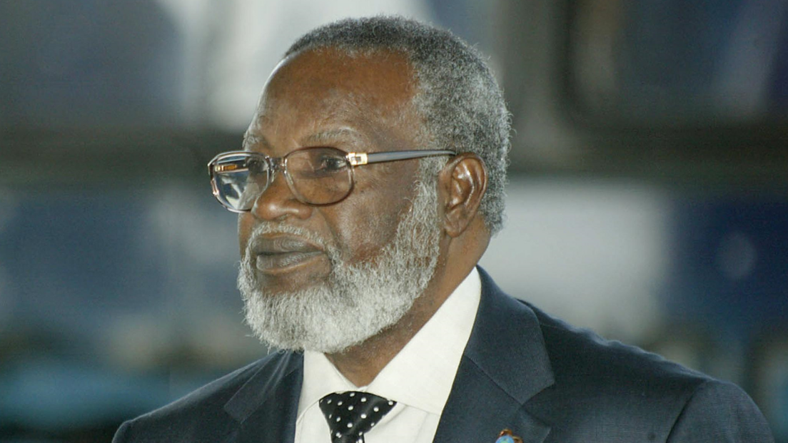 Namibian President Sam Nujoma pictured arriving on 5 December 2003 at the International Conference Centre in Abuja