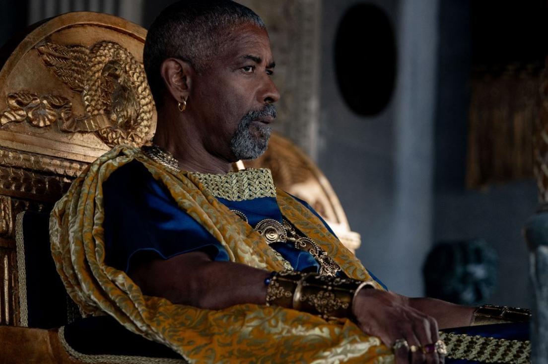 Denzel Washington as gladiator sponsor Macrinus