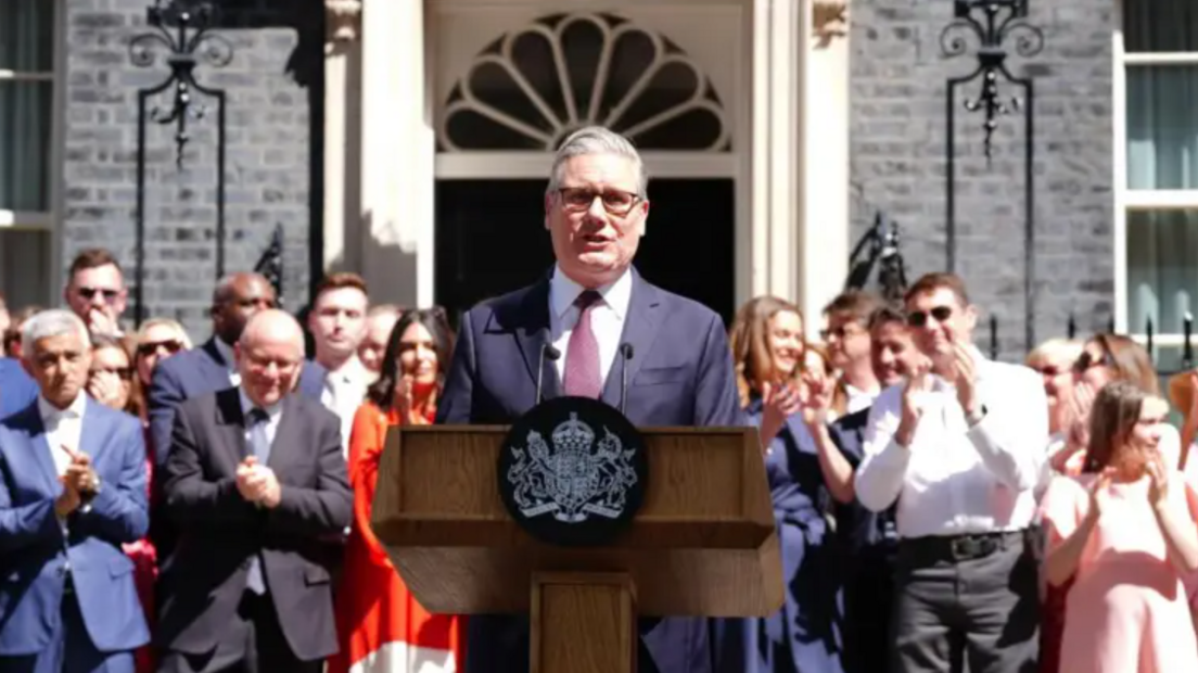 Areithiad olaf Syr Keir Starmer yn Downing Street o flaen cefnogwyr a chydweithwyr