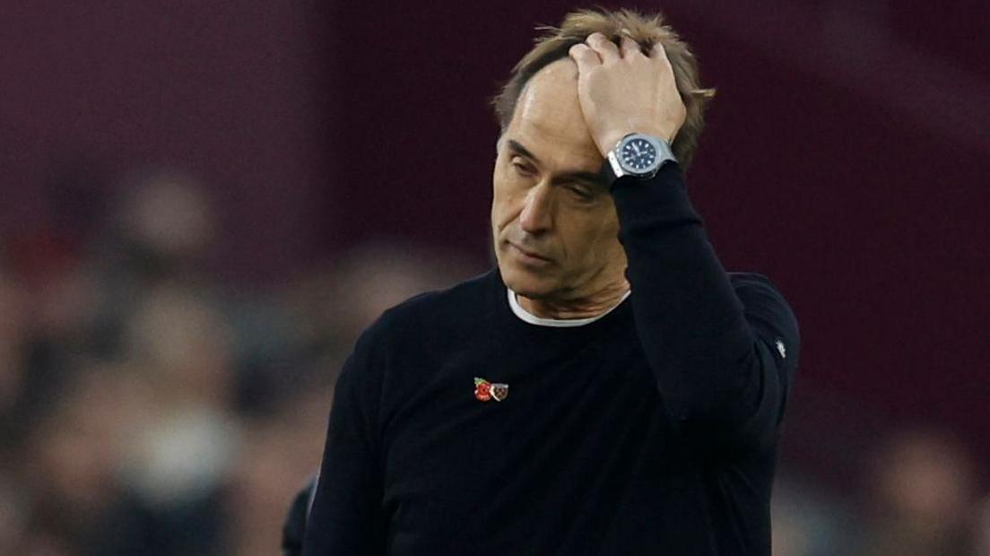 Julen Lopetegui runs his hand through his hair