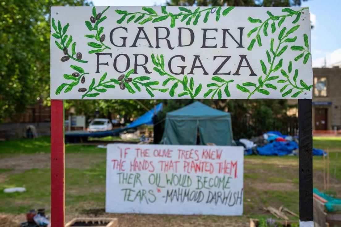 "Garden for Gaza" erected by protesters on Natural History Museum lawn