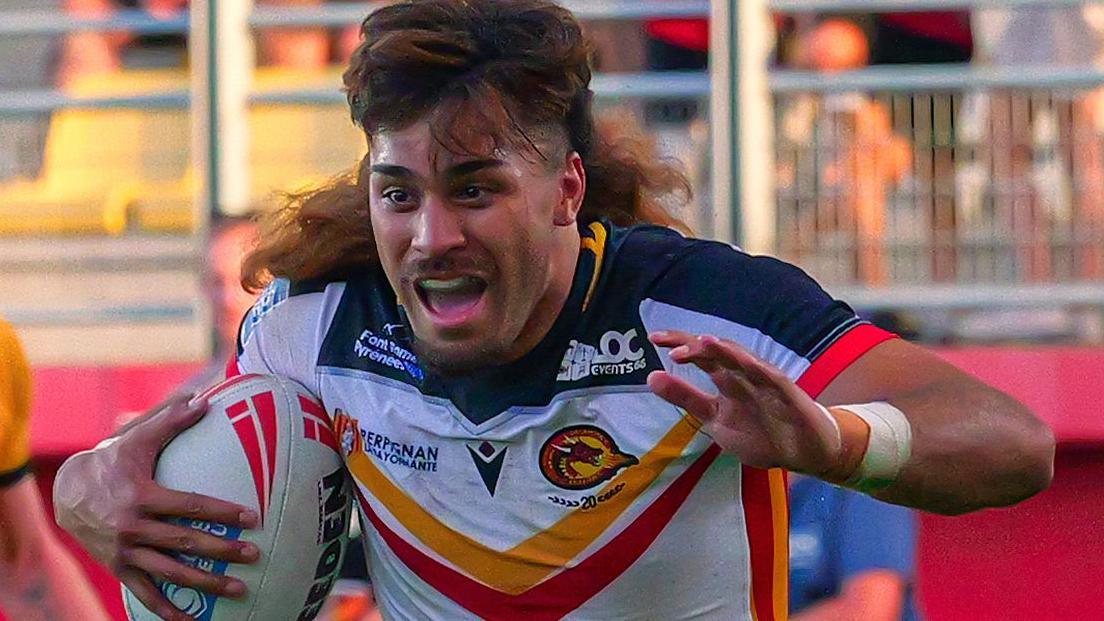 Solomona Faataape in action for Catalans Dragons against Castleford