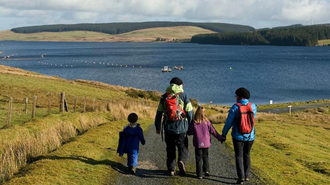 Crwydo ger Llyn Brenig