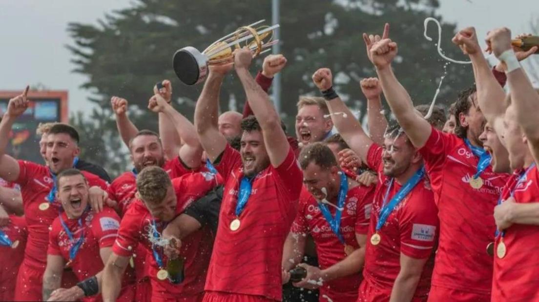 Jersey Reds lift the Championship trophy in 2023