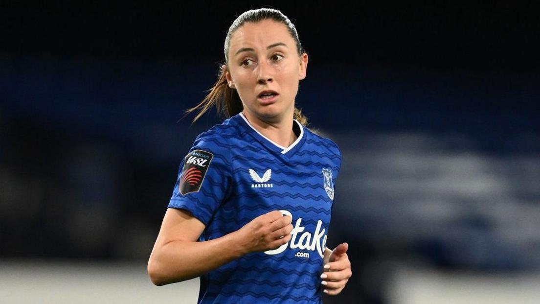 Kenzie Weir in action for Everton