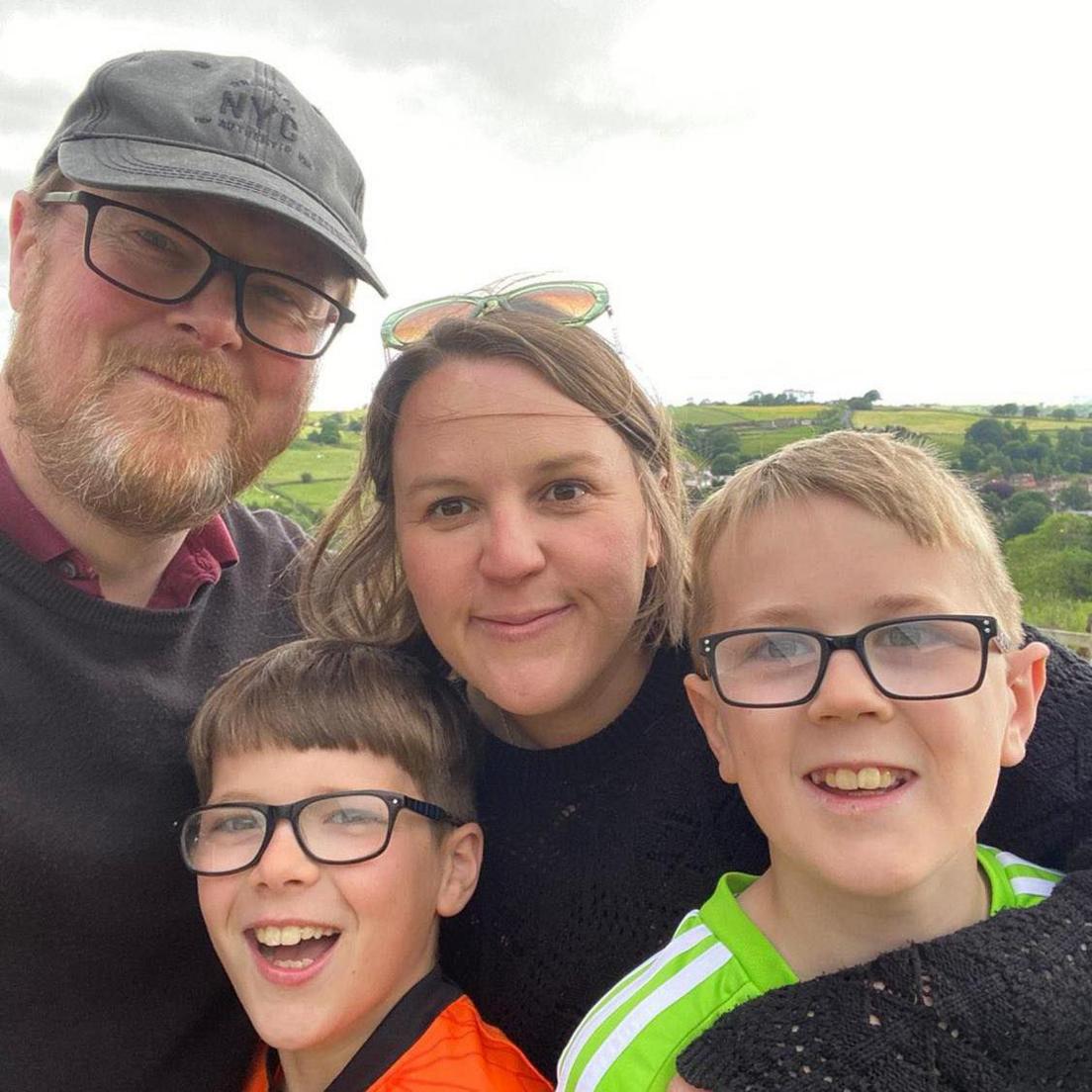 Llion, Bedwyr, Lois a Joseff