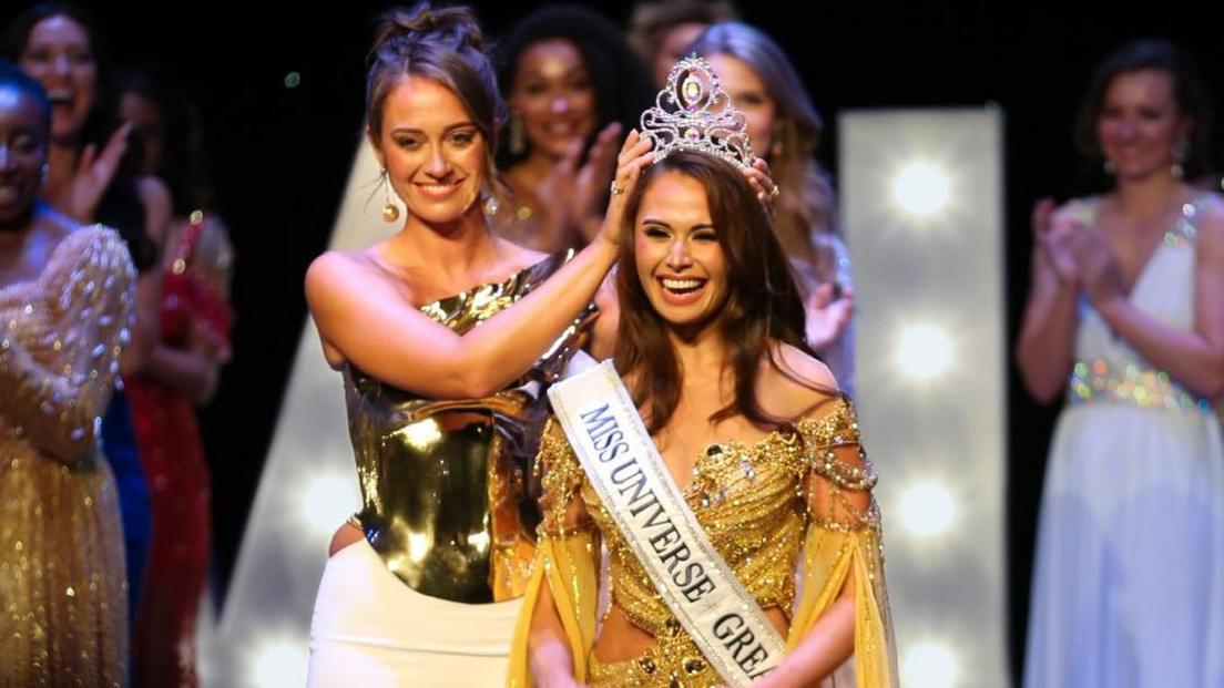 Christina Chalk being crowned Miss Universe GB