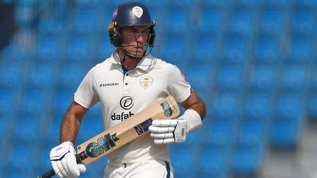 Wayne Madsen batting for Derbyshire