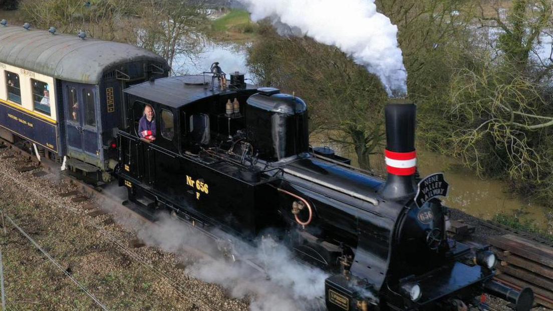Nene Valley Railway sets up resilience fund as costs soar - BBC News