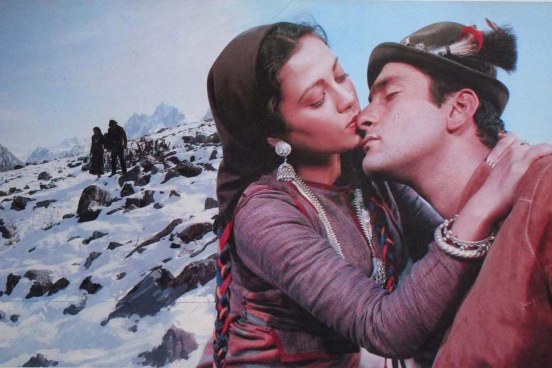 Ram Teri Ganga Maili (1985), Kapoor's final directorial venture, was a box-office hit featuring Mandakini and Rajiv Kapoor. On 2 May 1988, Kapoor suffered a severe asthma attack during an awards ceremony. He passed away one month later.