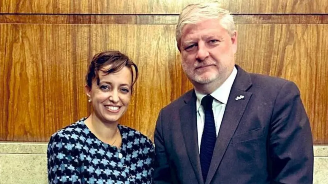 Daniela Grudsky posted a photo on social media of the meeting with Angus Robertson.

