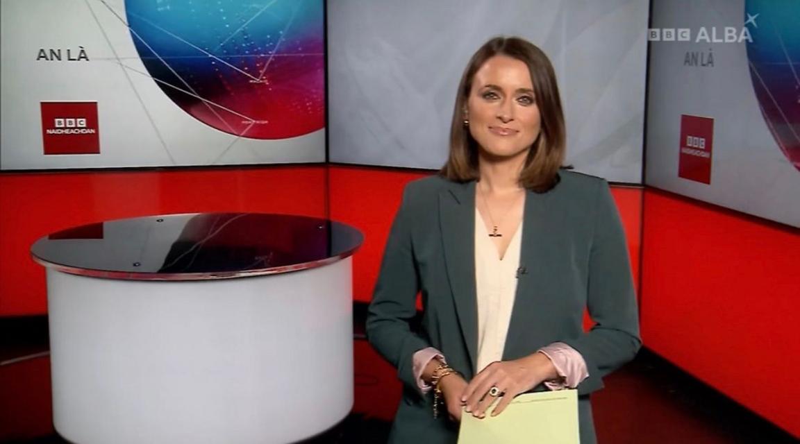 Anne NicAilpein aig stiùir An Là