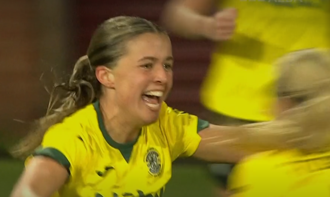 Hibernian striker Eilidh Adams celebrates