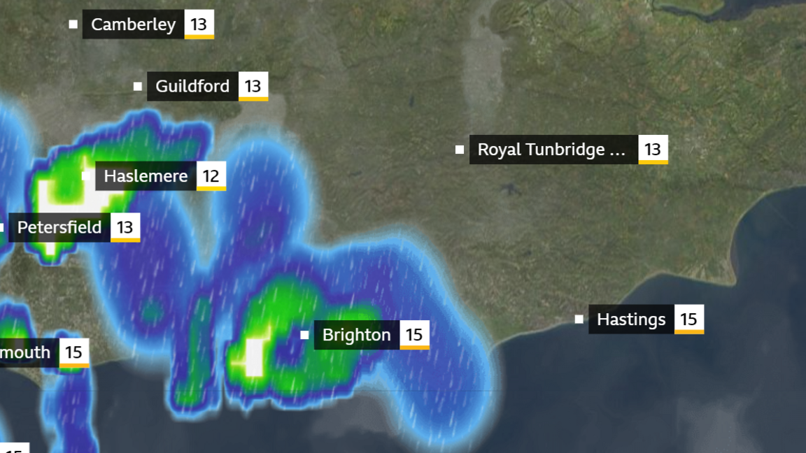 A screenshot of a 鶹Լ weather satellite map showing a storm front predicted to move across the south east.