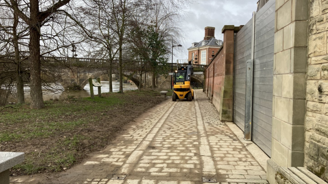 Flood defences in Frankwell, Shrewsbury