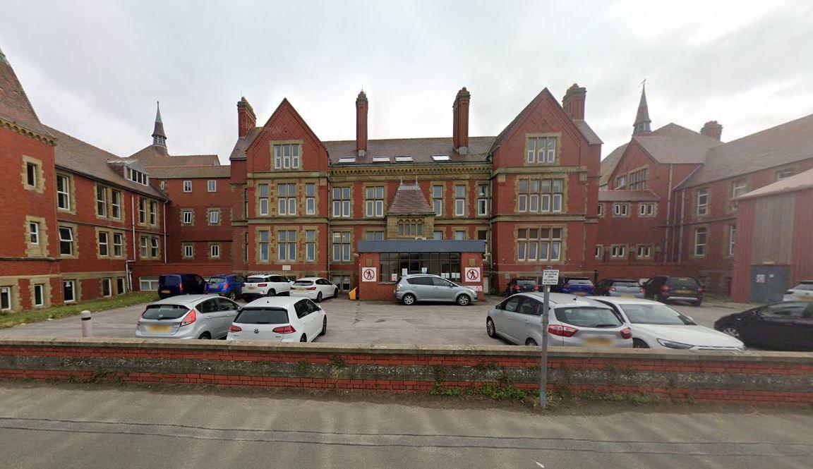 Ysbyty Brenhinol Alexandra yn Y Rhyl