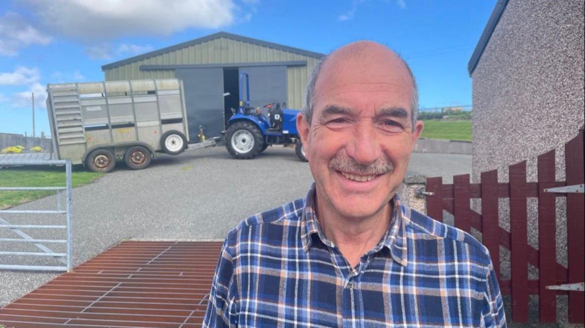 Cathraiche Urras Oighreachd Chàrlabhaigh, Coinneach MacIllinnein