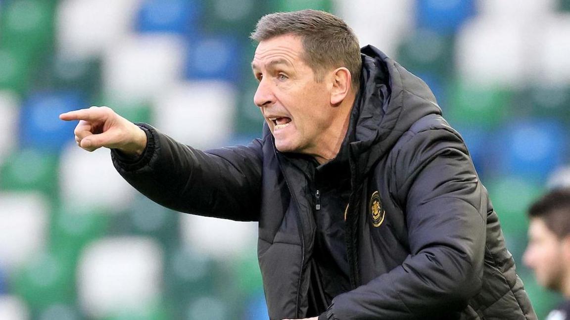 Stephen Baxter, Carrick Rangers manager