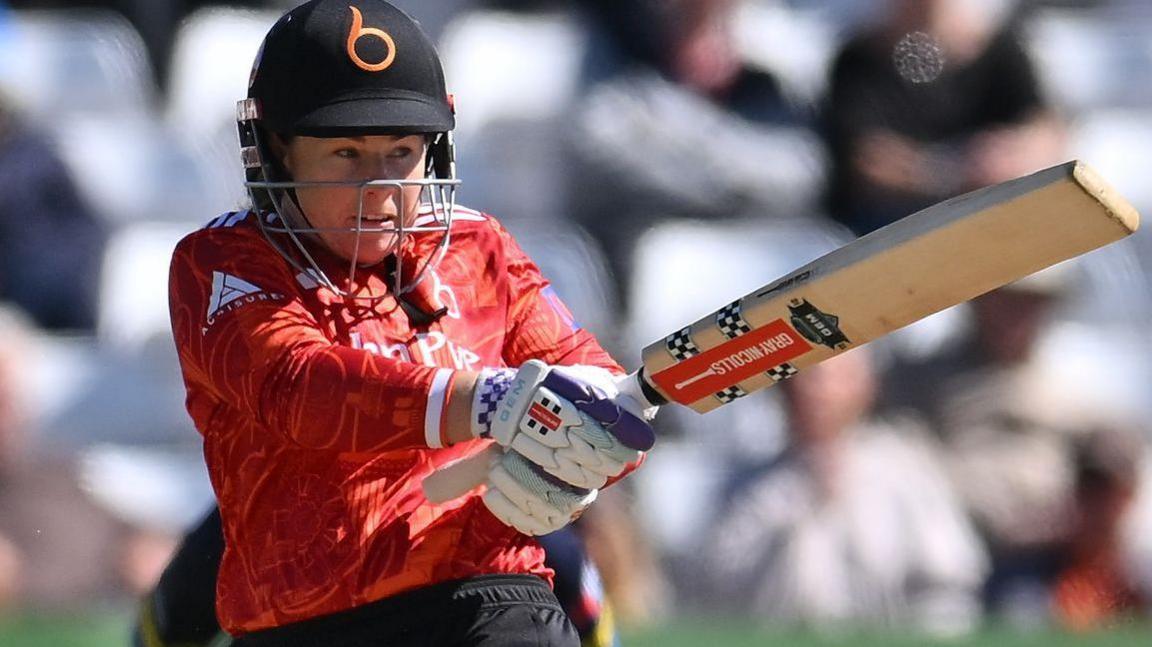 Tammy Beaumont batting