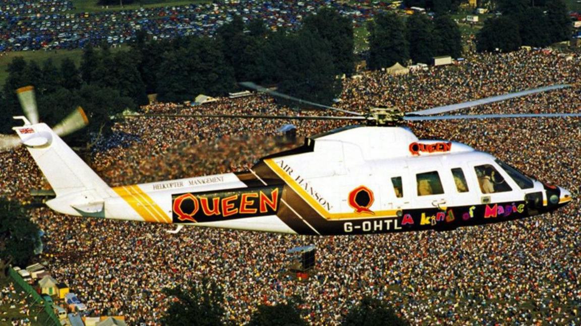 Helicopter bringing Queen to Knebworth