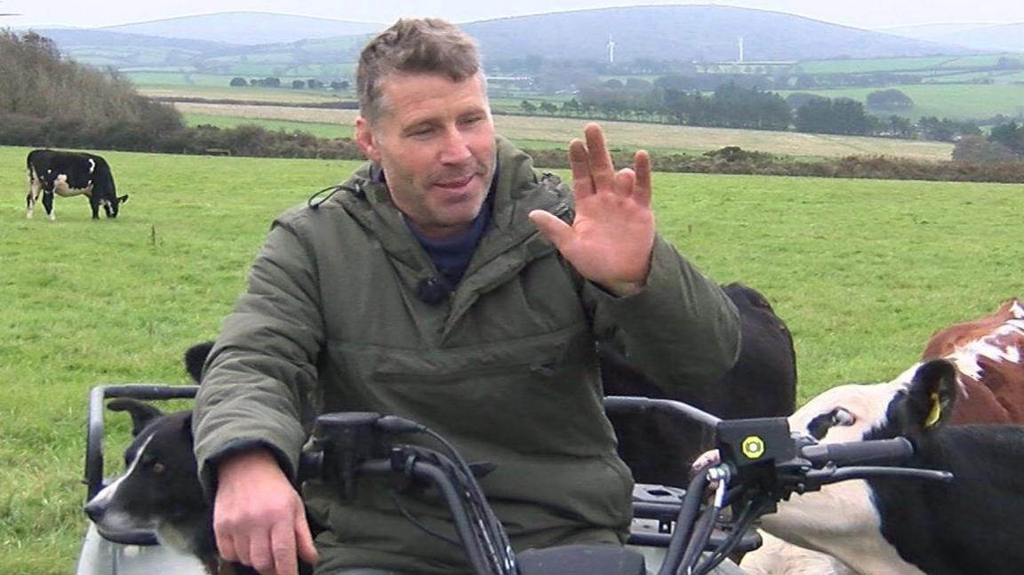 Jimmy Tucker shows his amputated finger