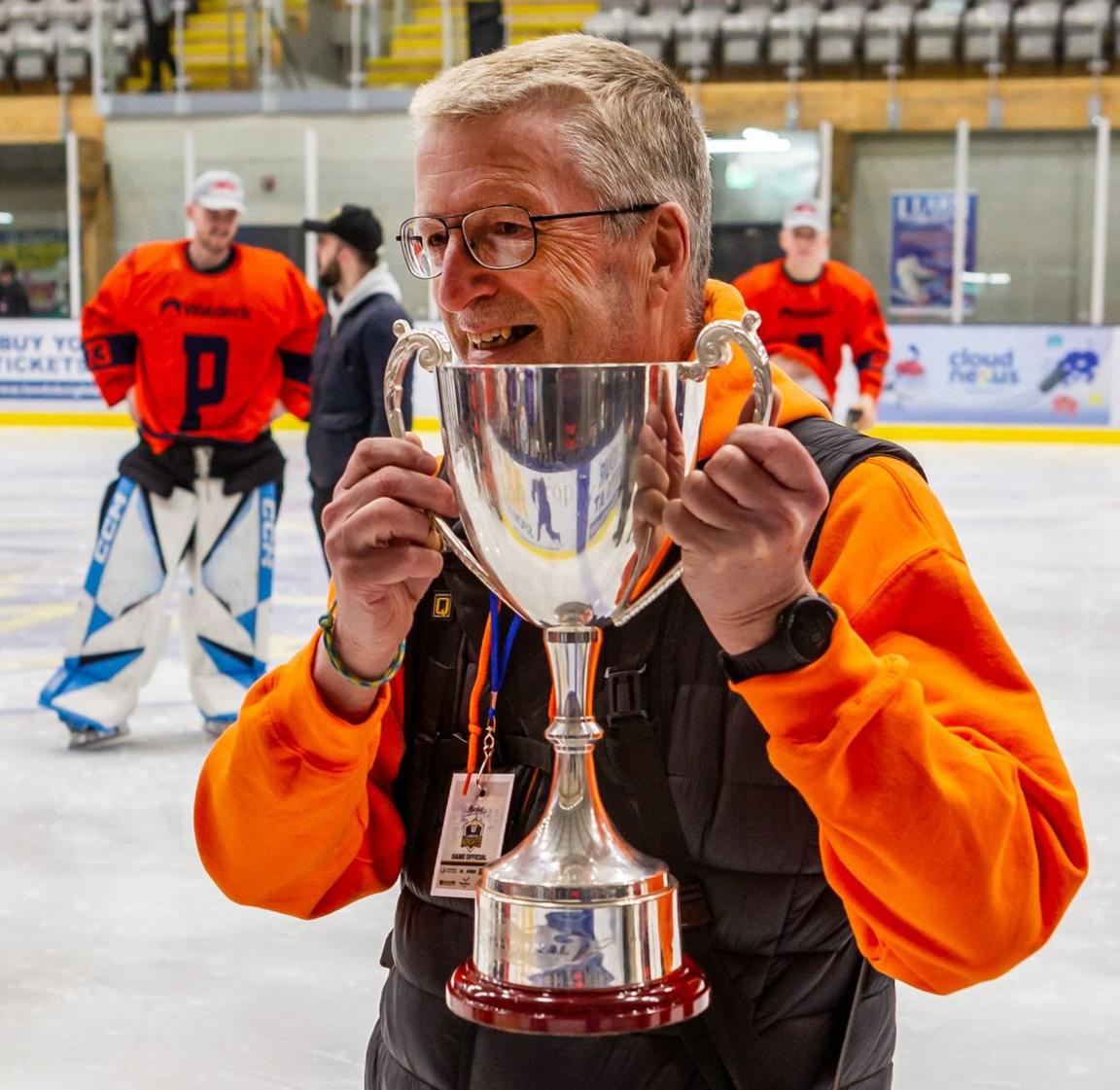 Paul Young with the trophy 