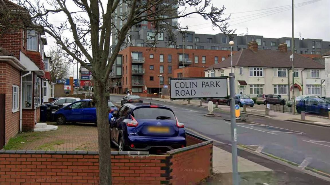 Colin Park Road sign