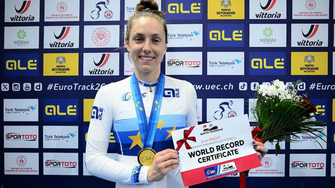 Josie Knight wins the women's IP title at the 2026 European Track Cycling Championships