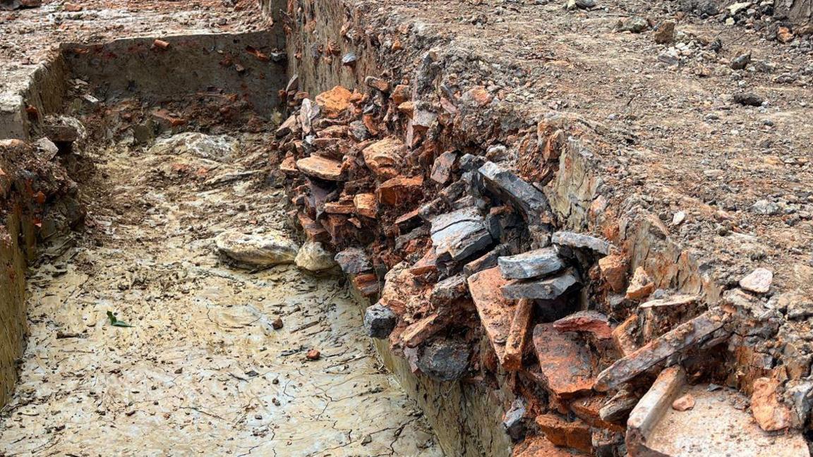 Pictures of Roman kiln dig (used to build Cirencester), nr village of Minety