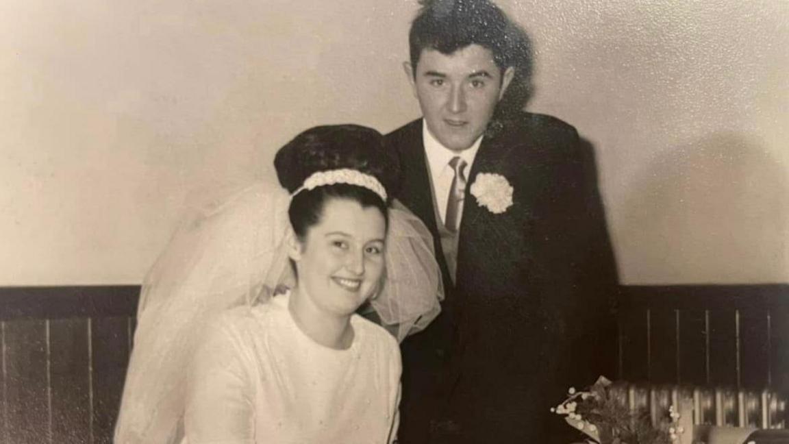 Mae Delyth ac Alun Williams wedi bod gyda'u gilydd ers dros 60 flynyddoedd