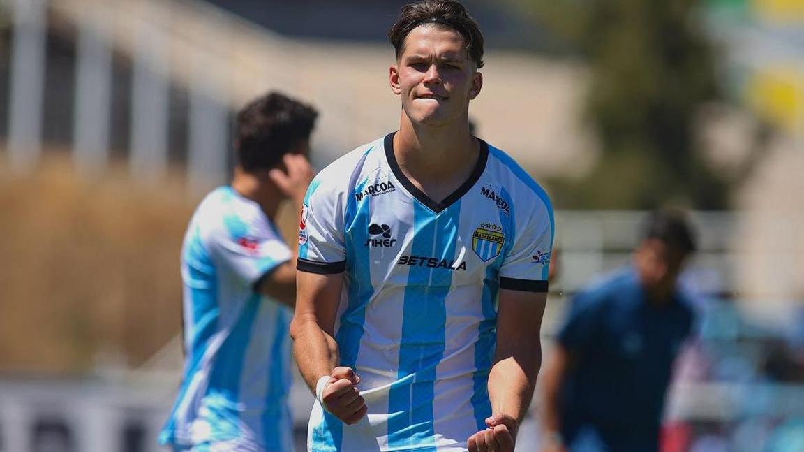 Jeremias James in action for his current club Magallanes in Primera B in Chile