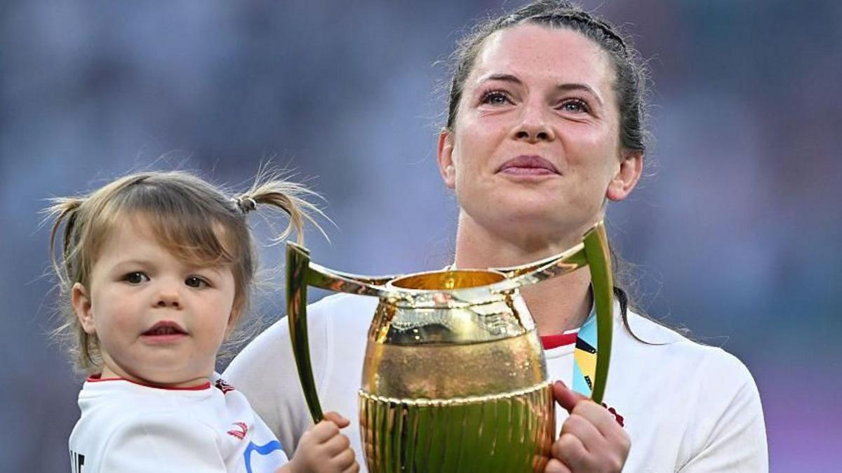 Abbie Ward Leads Motherhood Shift for England Rugby
