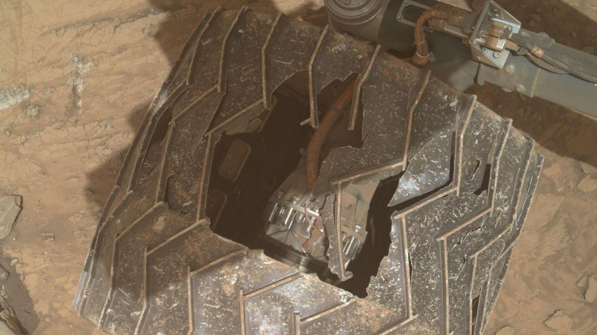 Holes in the wheel of Nasa's Mars rover Curiosity