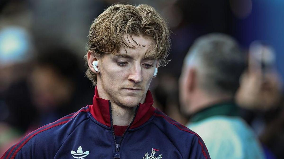 Gordon responde a Rooney y Shearer: "Son completas tonterías lo que dijeron sobre mí"