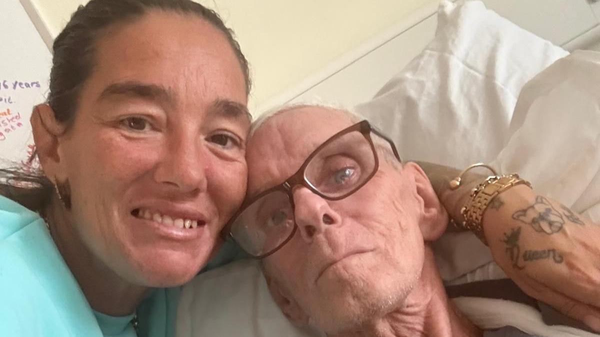 Jodi Ryalls with her uncle, Wayne Ryalls, in Rotherham Hospice