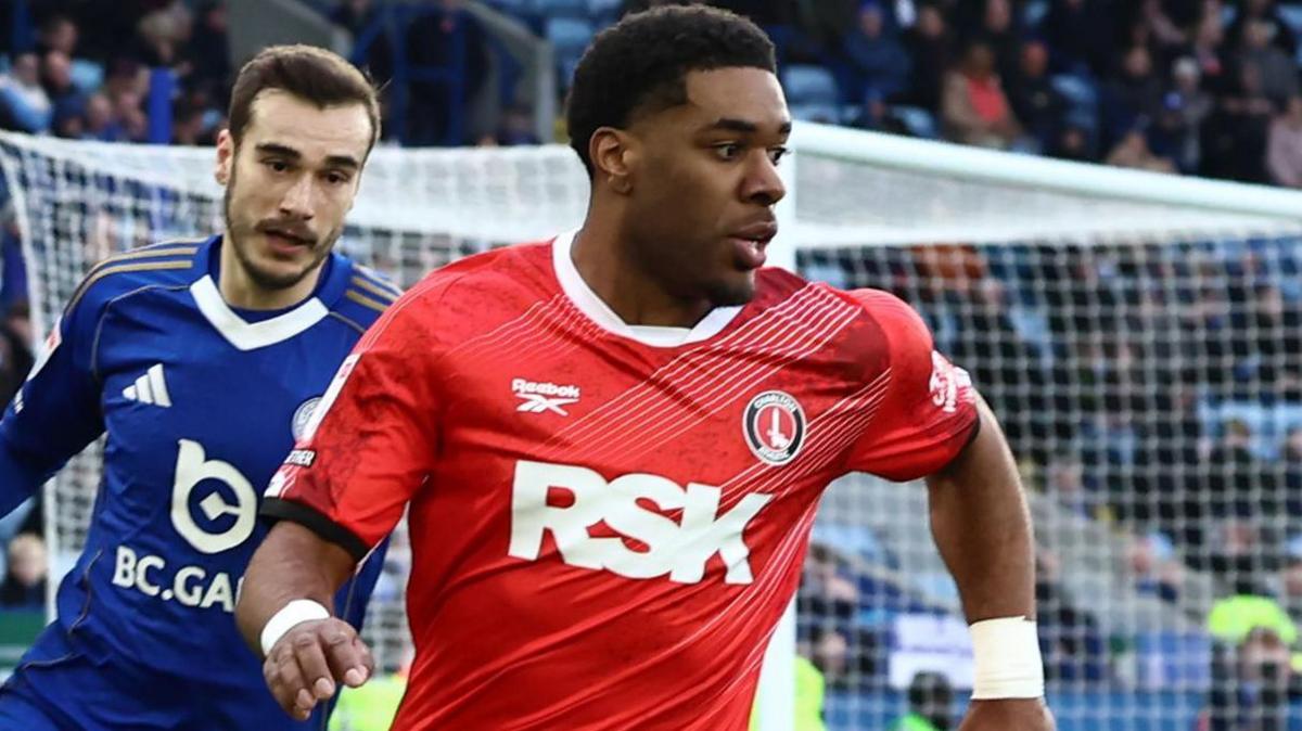 Jayden Fevrier in action for Charlton Athletic against Leicester City 