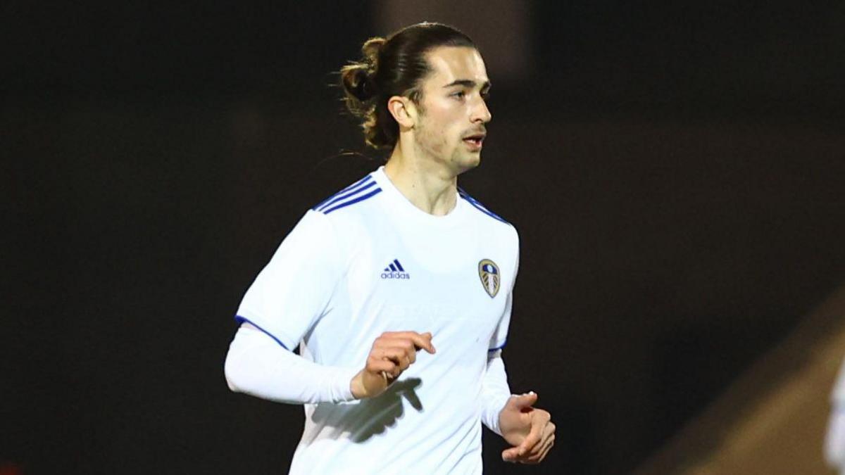 Maximus Rigby playing for Leeds United under-18s