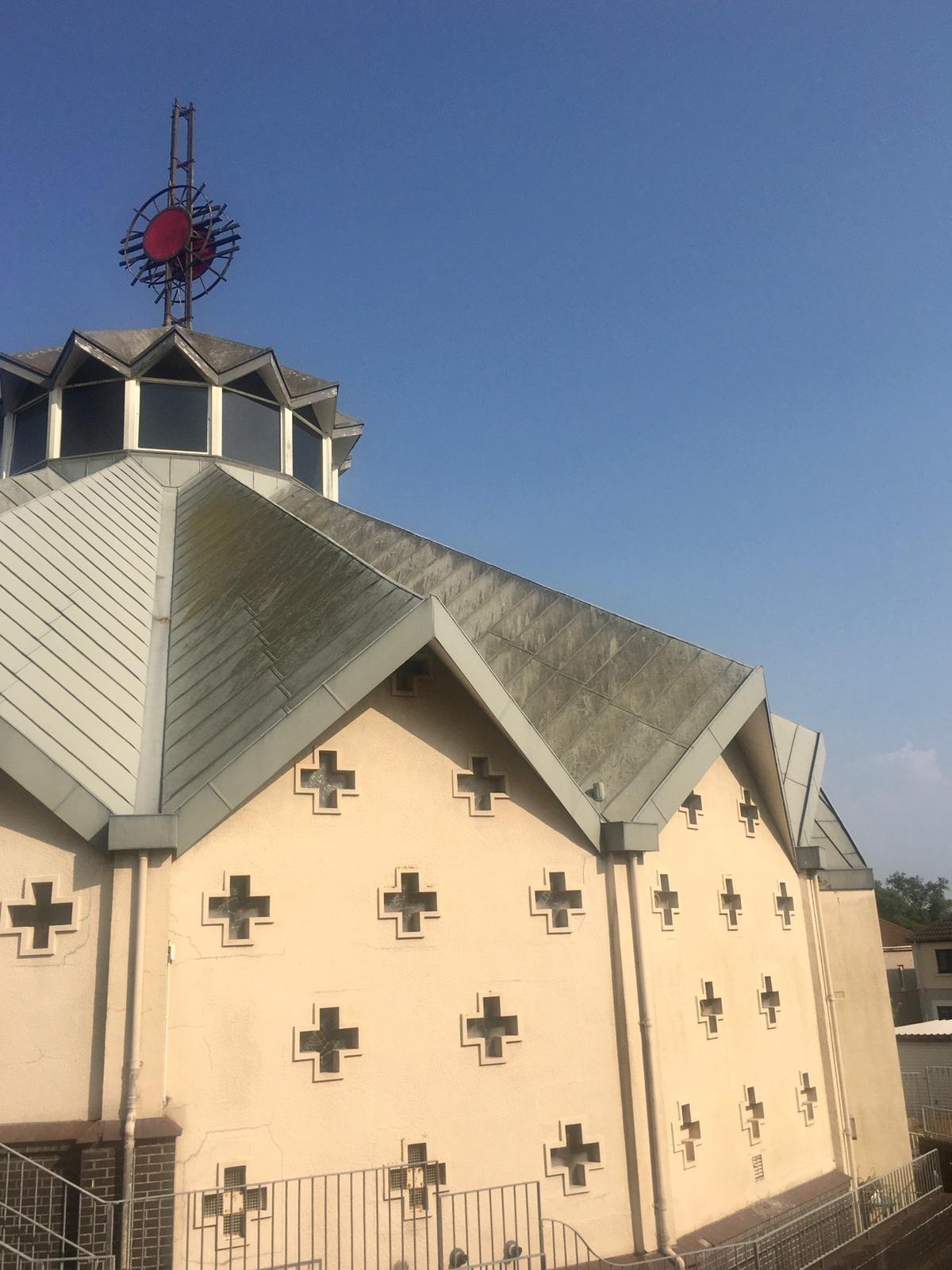 Eglwys Gatholig Blessed Sacriment, Gorseinon