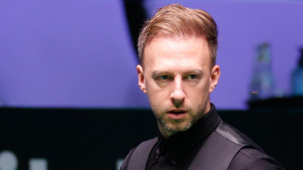 Judd Trump assesses his options at the table during the Riyadh Season Snooker Championship