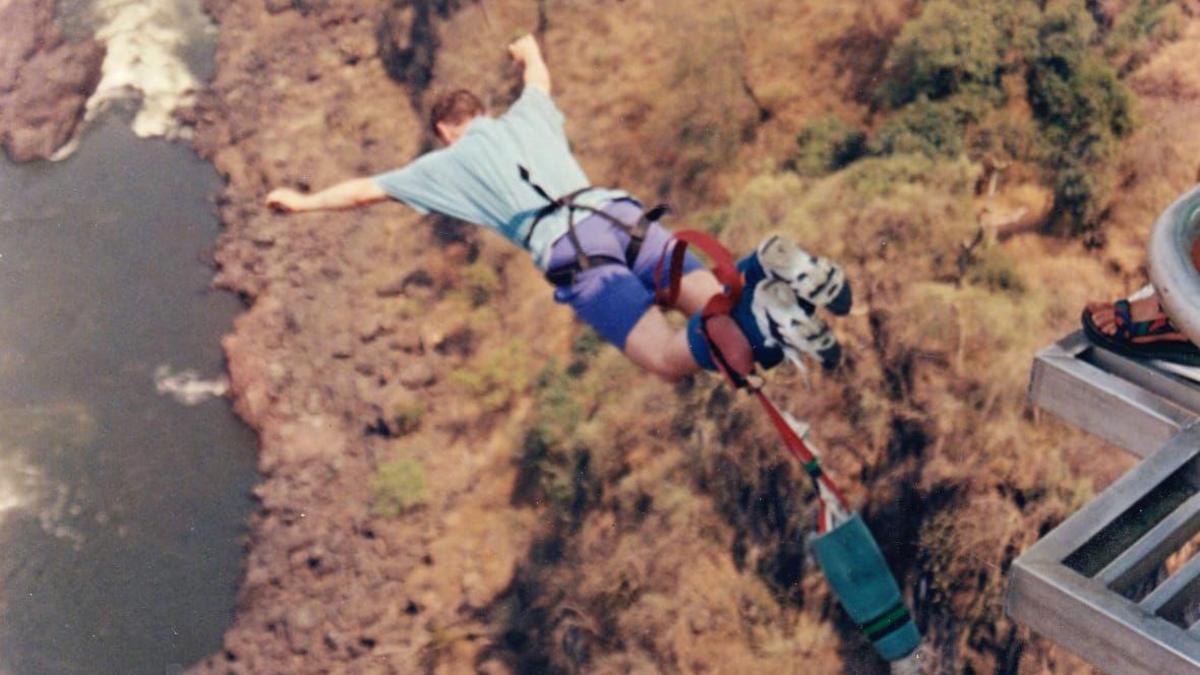 Nick Bryan bungee-jumping