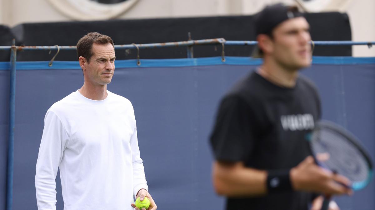 Murray returns to tennis as Jack Draper's coach