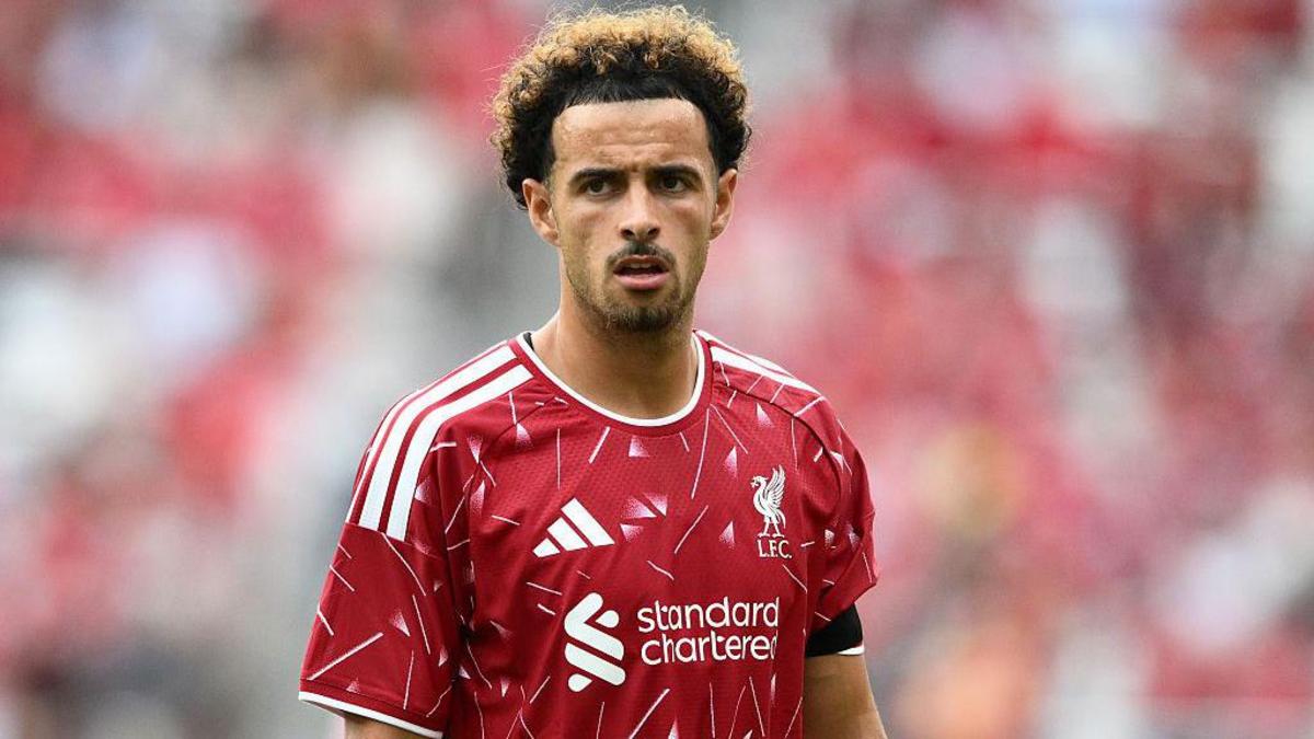 Inter complete £30m deal for Liverpool's Jones