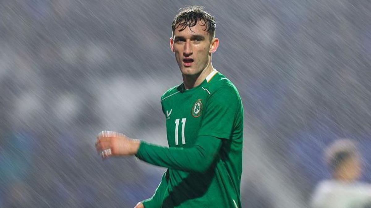 Mason Melia debuta en la selección absoluta de Irlanda: el joven delantero del Tottenham, convocado por primera vez