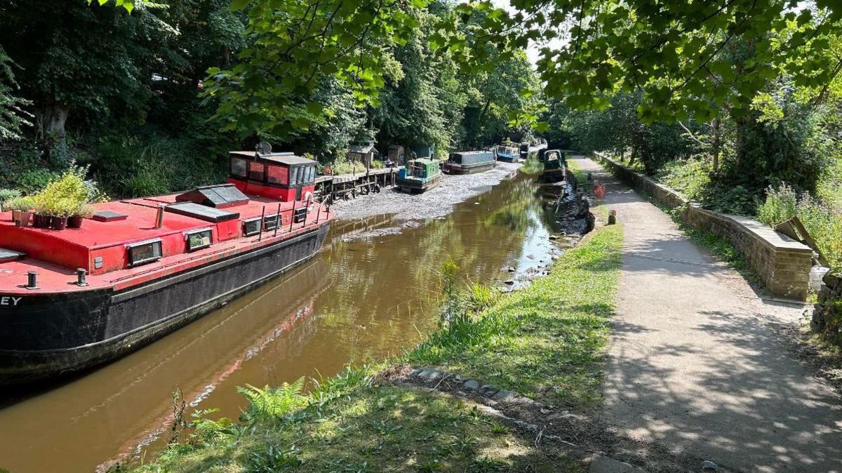 The stretch of canal between lock 8 and 7 on the Rochdale Canal