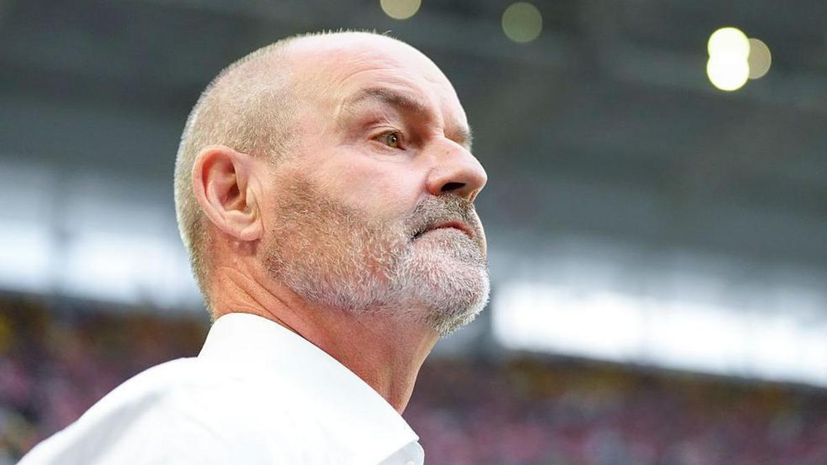 Clarke resigns as Scotland boss hours after World Cup