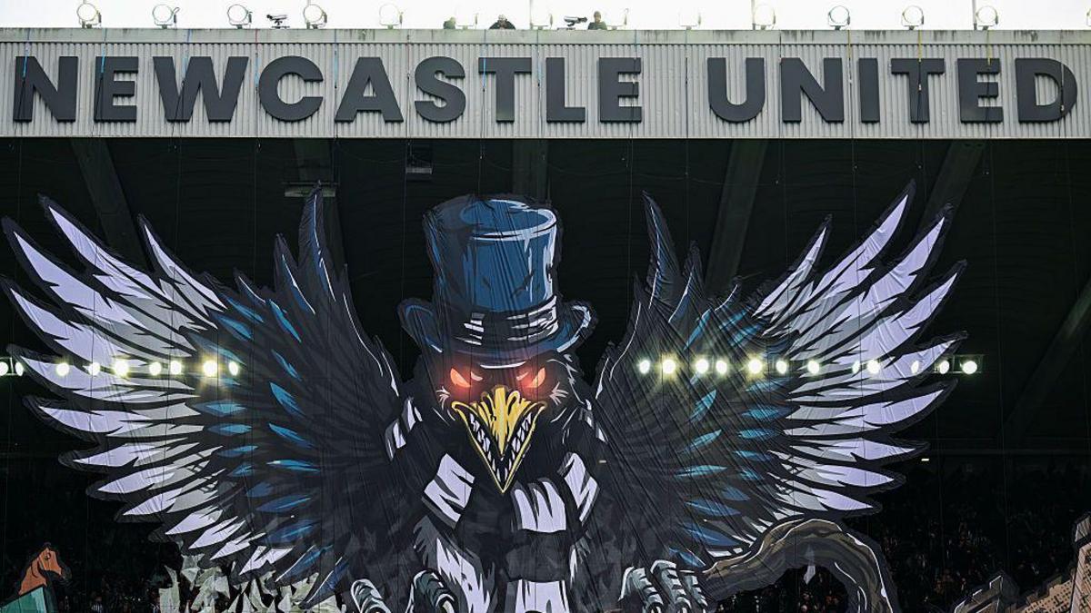 El derbi Newcastle-Sunderland fue interrumpido por denuncias de discriminación racial hacia Geertruida