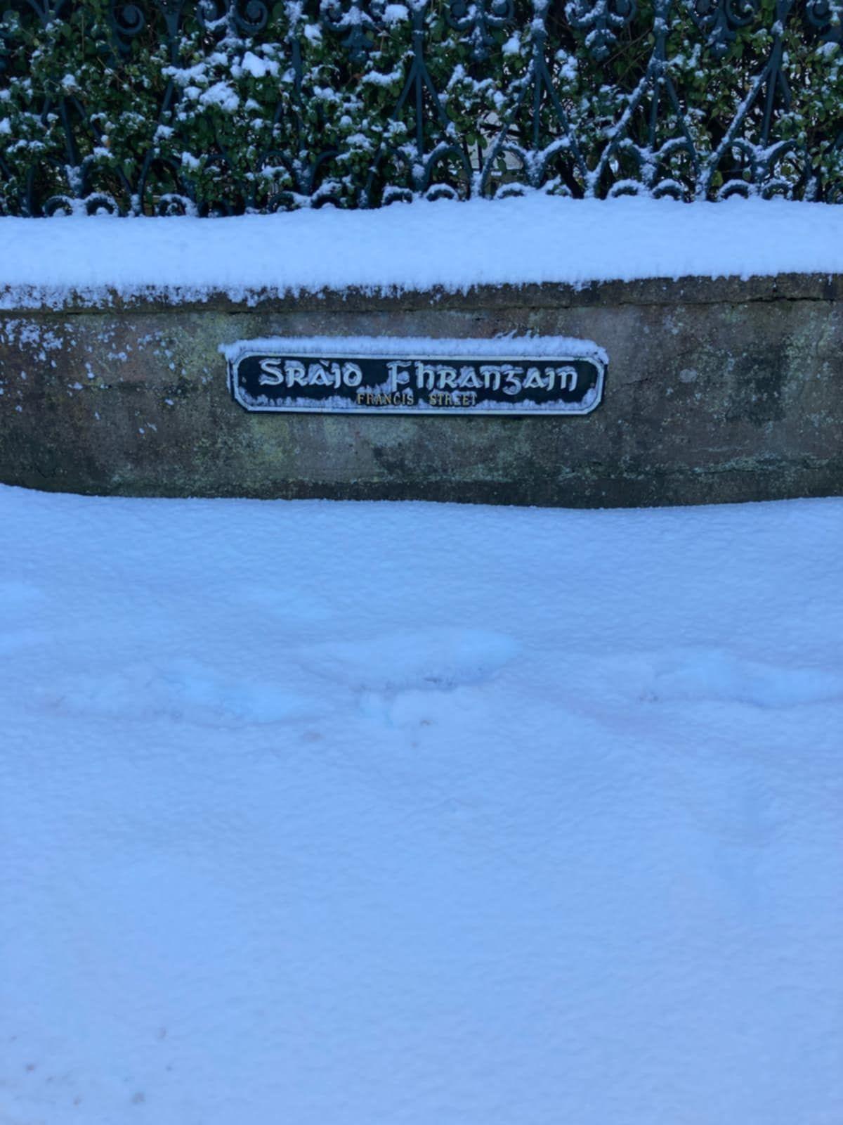 SràidhFhrangan ann an Steòrnabhagh san t-sneachd