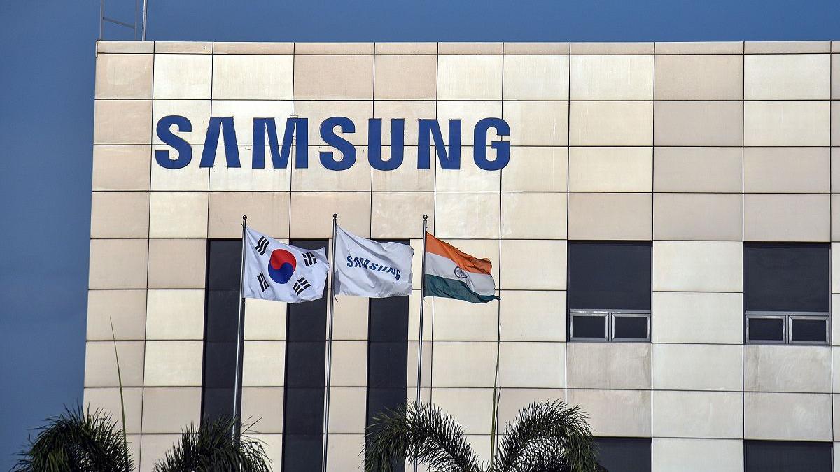 Mandatory Credit: Photo by RAGUL KRUSHAN/EPA-EFE/REX/Shutterstock (14722561i)
A general view of the Samung plant wheres workers of Samsung India Electronics went on strike in Chennai, Tamil Nadu, India, 16 September 2024. According to K Shanmugam, a senior police officer, the Kancheepuram district Tamil Nadu police detained over 100 Samsung workers striking at the Samsung home appliance plant situated near Chennai as they were planning to hold a march on without the necessary permission from the authorities, demanding better wages, and have been on strike for a week.
Tamil Nadu police detain Samsung workers striking at Samsung home appliance plant in Chennai, India - 16 Sep 2024