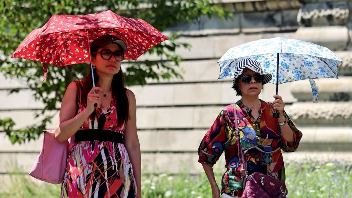 Amber heat health alerts in effect as UK set for one of longest-lasting heatwaves since 1976