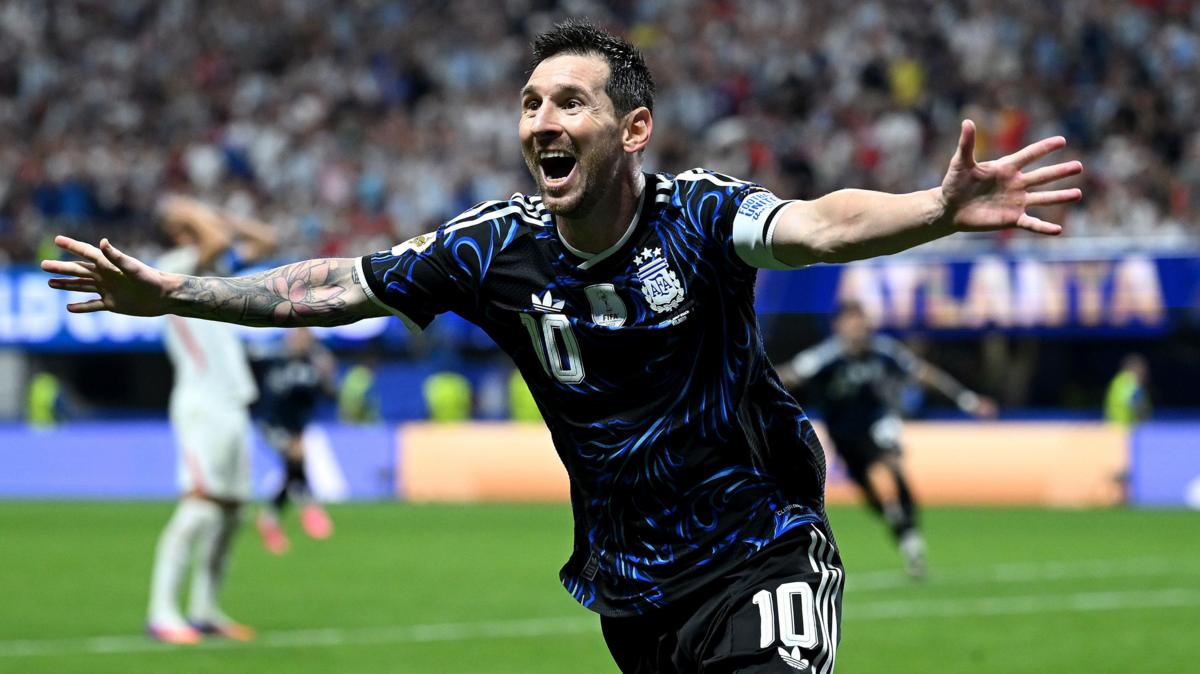 Messi lleva a Argentina a su tercera final mundialista: "Por eso es el rey"